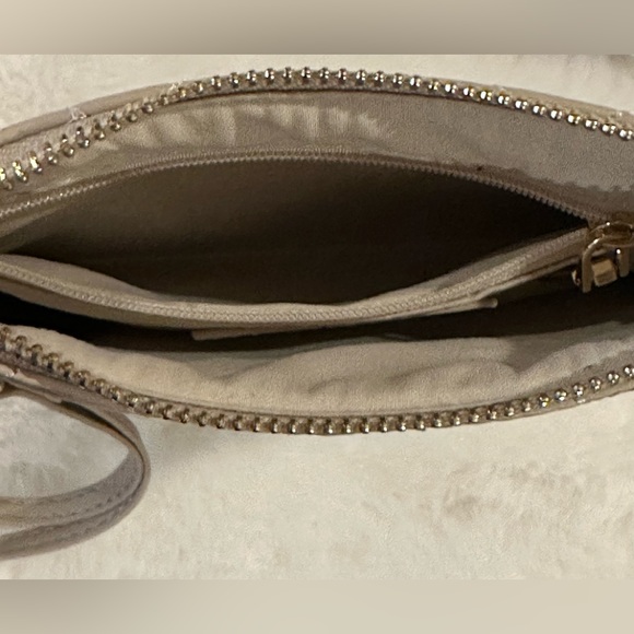 Classic Looking Small Cream Color Wristlet Clutch by Studio Badgley Mischka - Picture 5 of 11